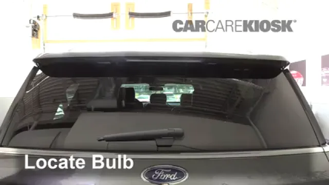 2018 Ford Expedition Max XLT 3.5L V6 Turbo Éclairage Feu de freinage central (remplacer l'ampoule)